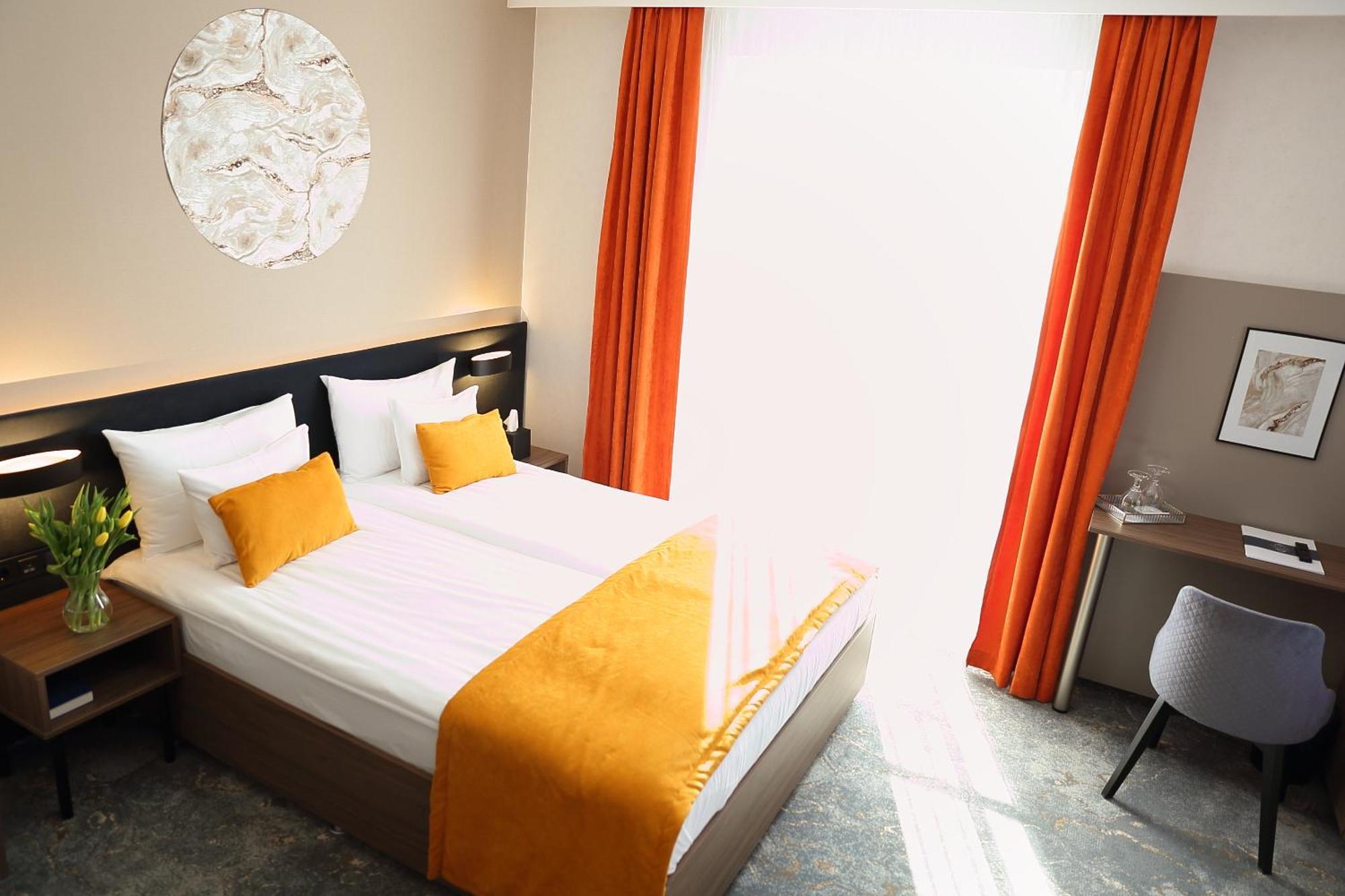 Hotel Crystal Hajdúszoboszló Buitenkant foto